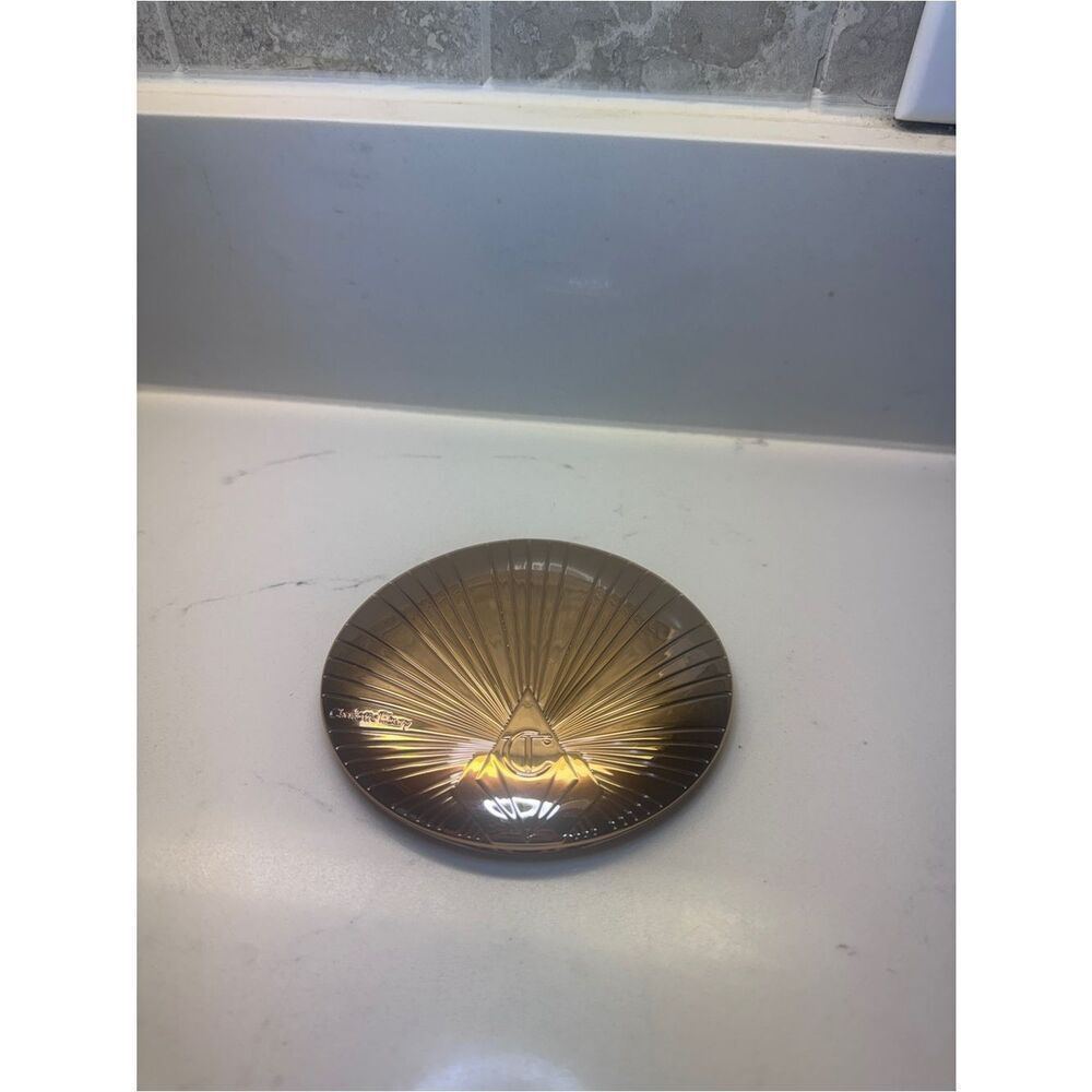 Charlotte Tilbury Bronzer - 2 Medium - Picture 2 of 3